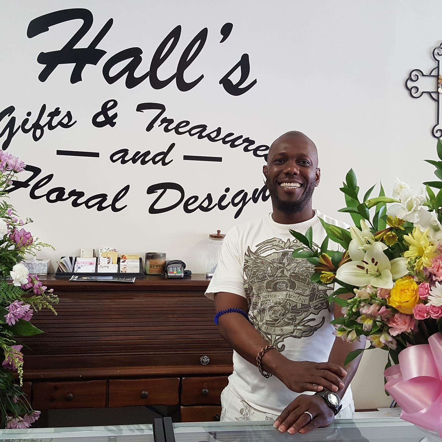 Hall's Gift and Treasures Floral Design
