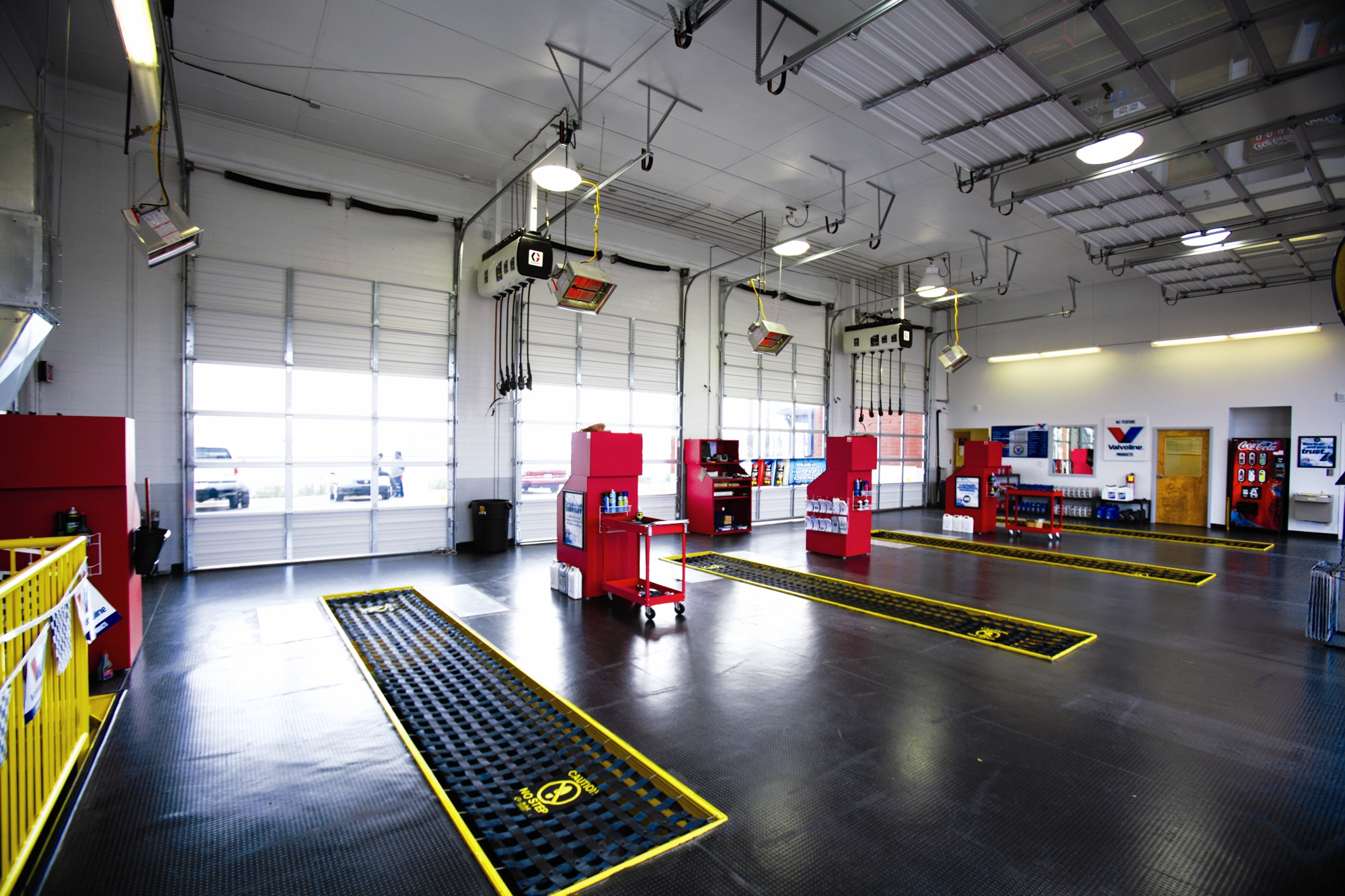 Express Oil Change & Tire Engineers 5621 Hwy 45 Alt S, West Point