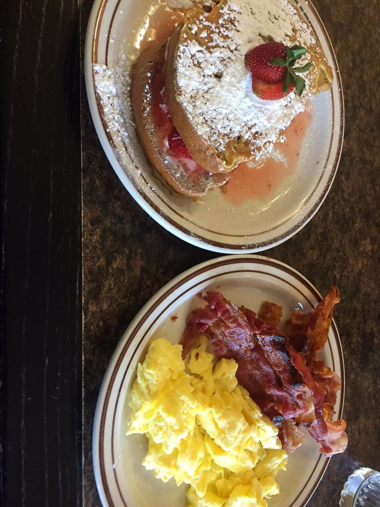 Brigs at the Park Restaurant 4900 NC-55, Durham