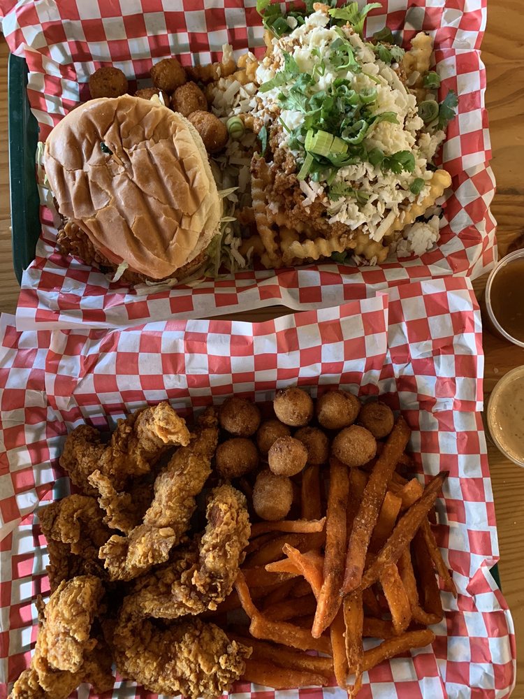 DeeLuxe Chicken 1116 Broad St, Durham