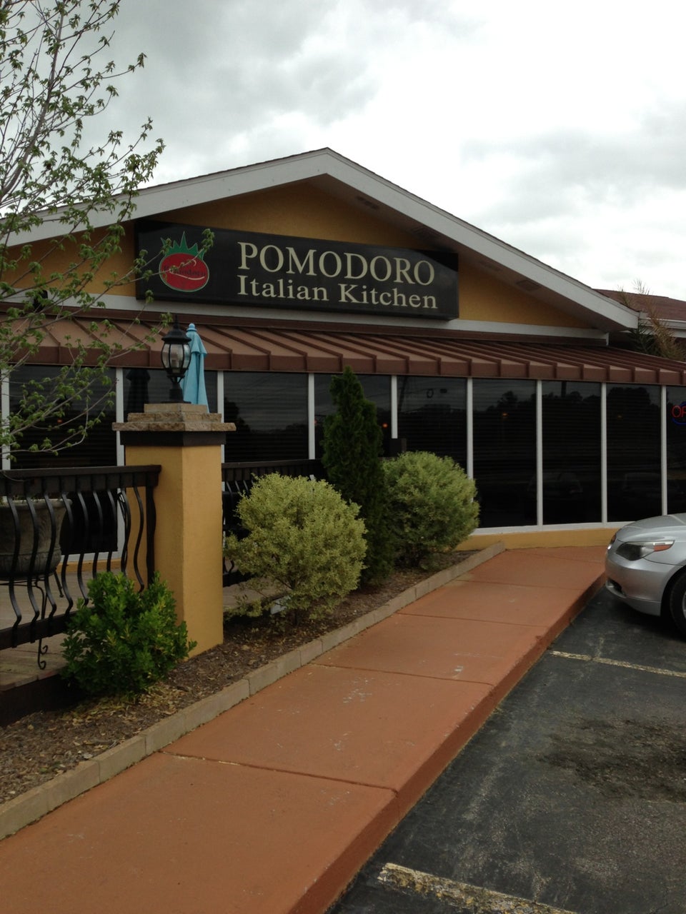 Pomodoro Italian Kitchen 1811 Hillandale Rd, Durham
