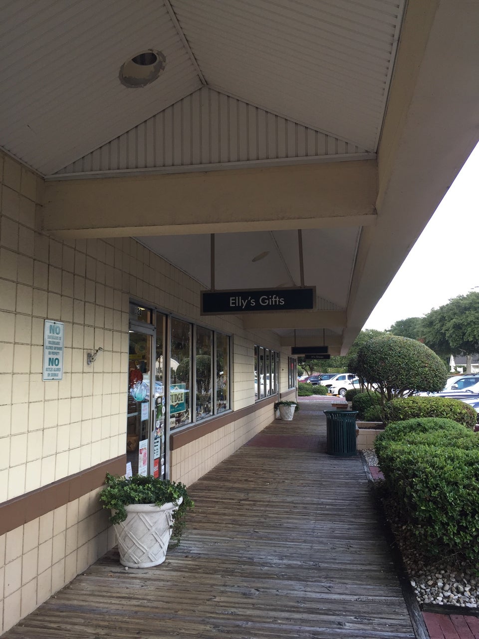 Elly's Gifts 8700 Emerald Dr, Emerald Isle