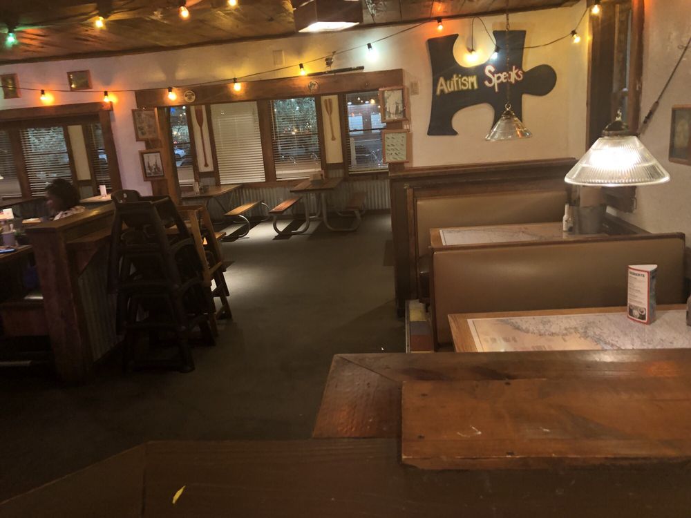 Joe's Crab Shack 155 N McPherson Church Rd, Fayetteville