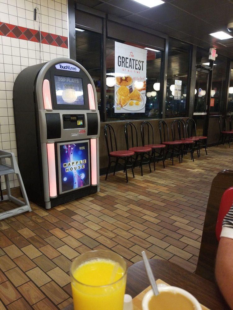Waffle House 551 N McPherson Church Rd, Fayetteville