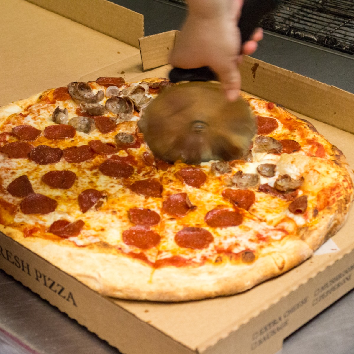 Grand Street Pizza 901 N Smithfield Rd, Knightdale