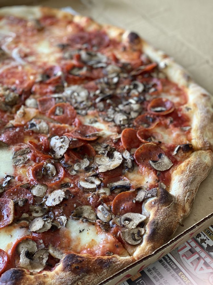 Oakwood Pizza Box 610 N Person St, Raleigh