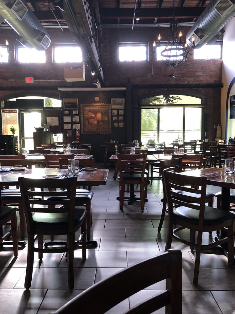 Tuscan Blu Italian Restaurant 327 W Davie St #108, Raleigh
