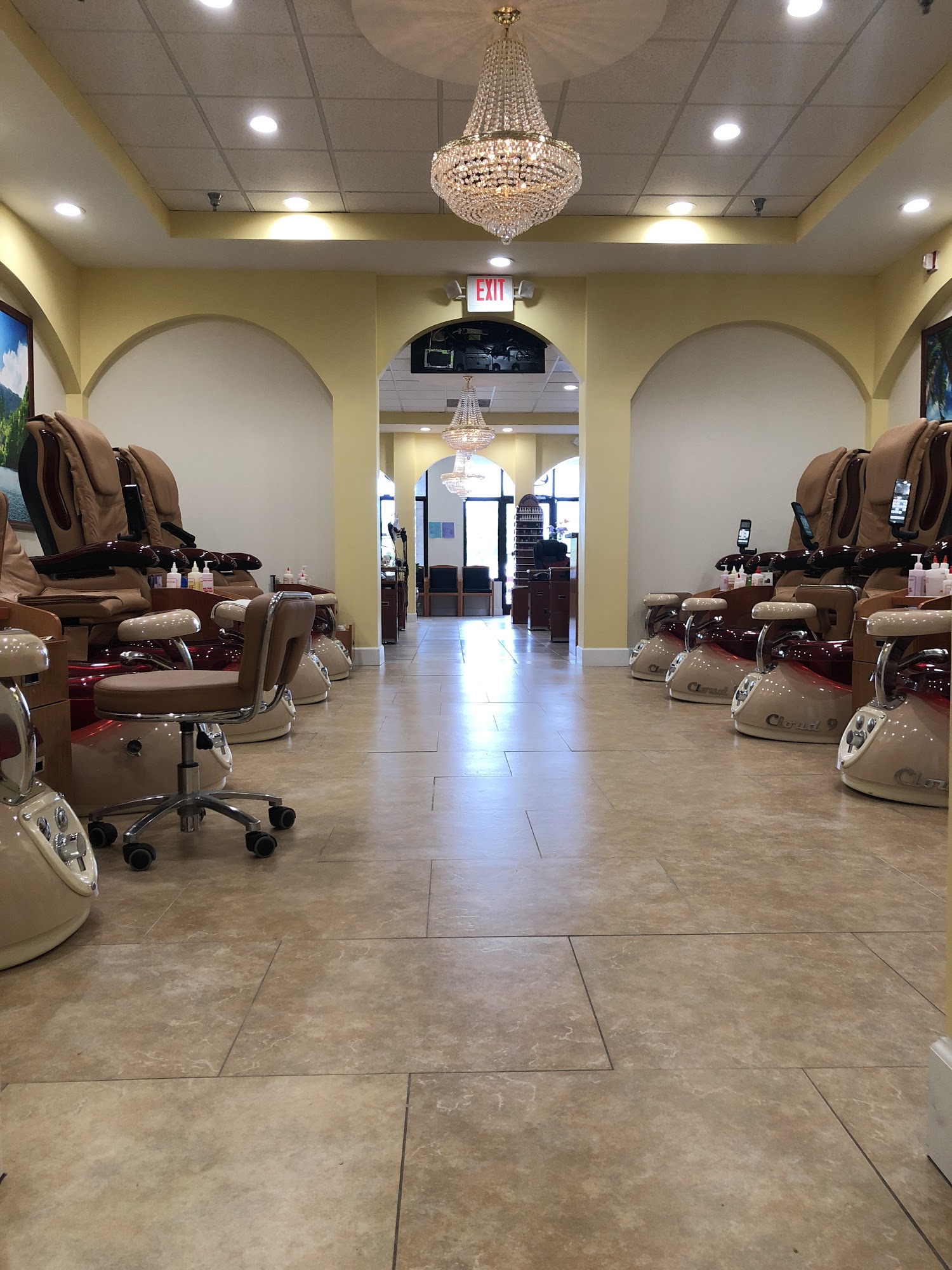 Paradise nails & spa