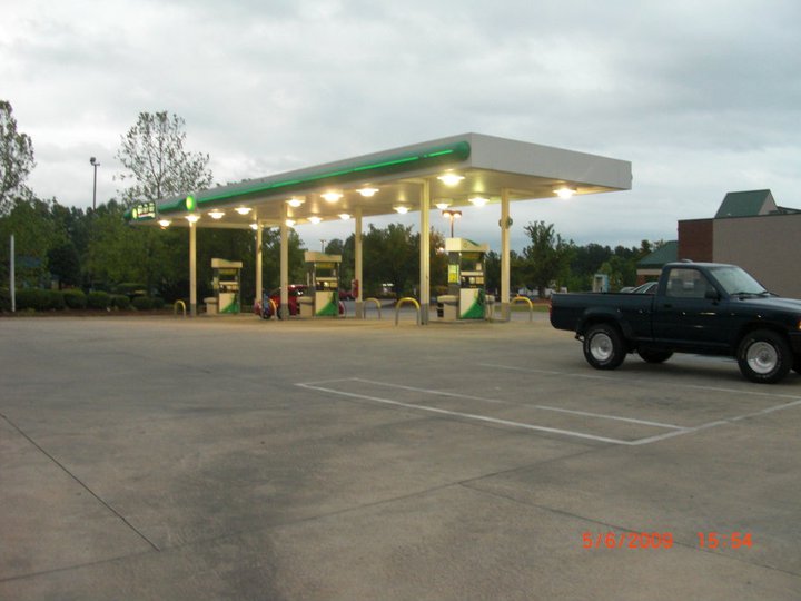 Ohm Quick Shop BP Gas Station