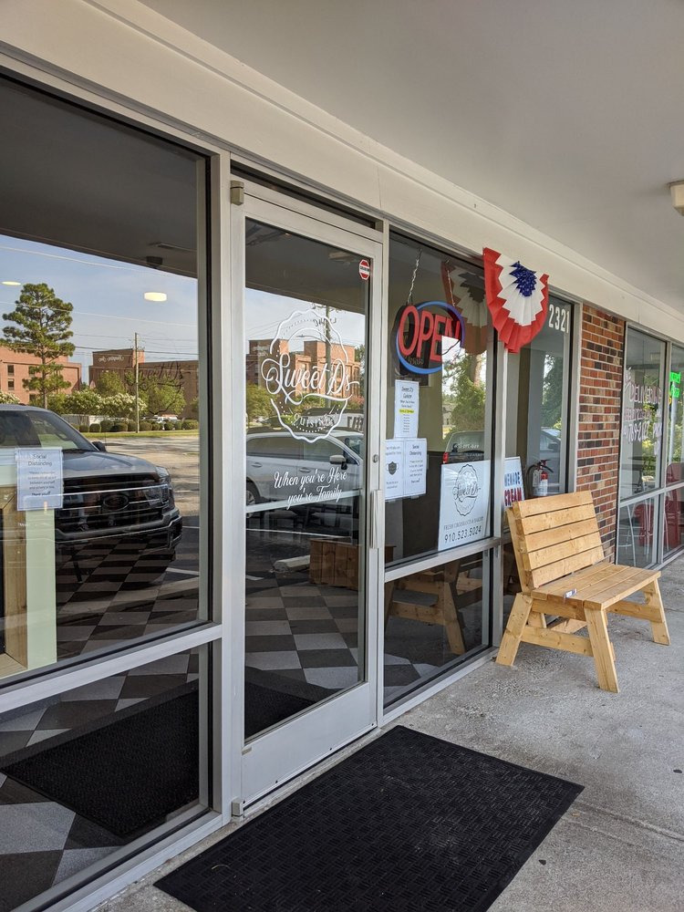 Sweet D's Cuisine 2321 S 17th St, Wilmington