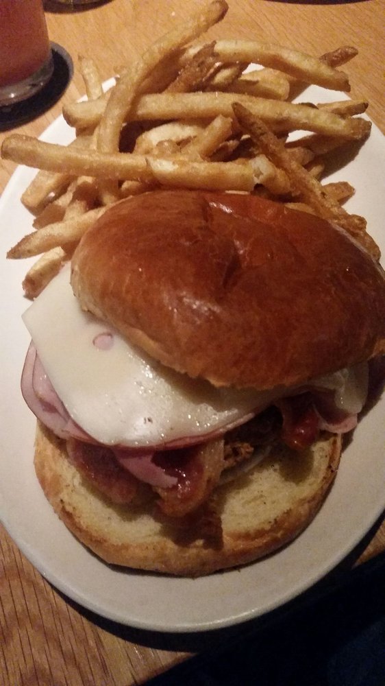 BJ's Restaurant & Brewhouse 192 Hanes Mall Cir, Winston-Salem