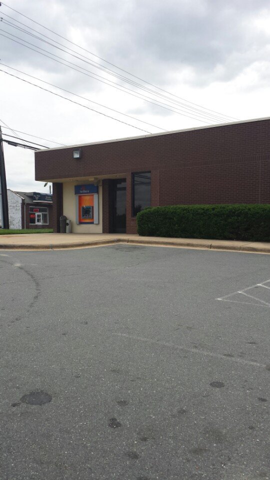 SunTrust Bank 4306 N Liberty St, Winston-Salem