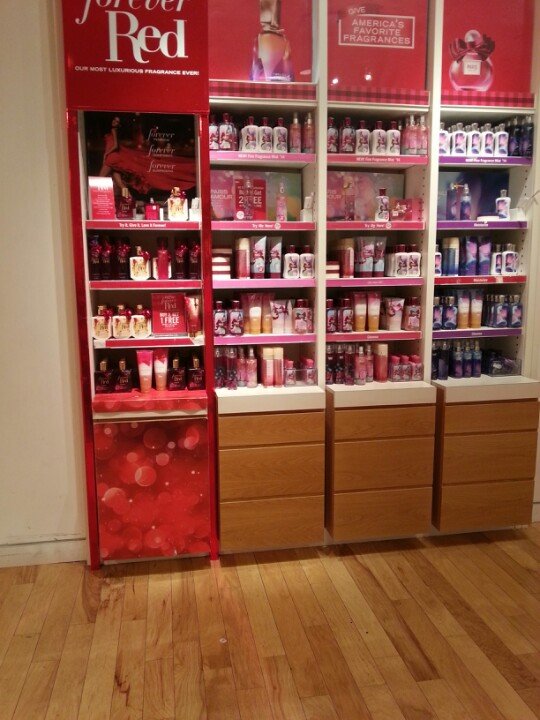 Bath & Body Works 3320 Silas Creek Pkwy, Winston-Salem