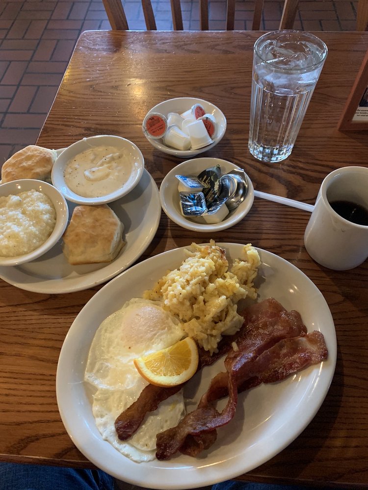 Cracker Barrel Old Country Store 6700 N 27th St, Lincoln