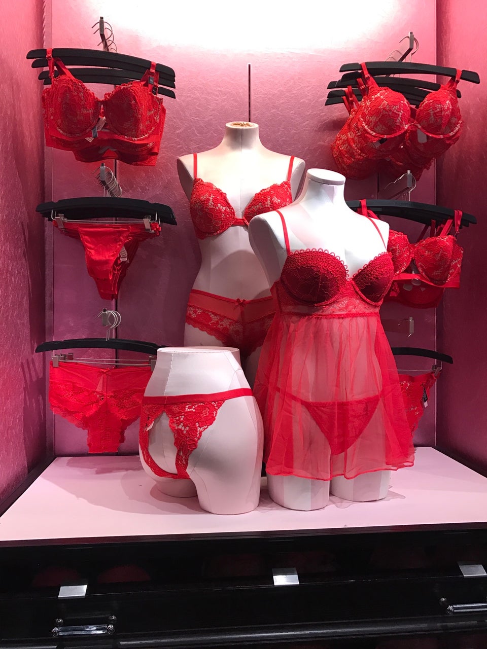 Victoria's Secret Gateway Mall, 6100 O St, Lincoln