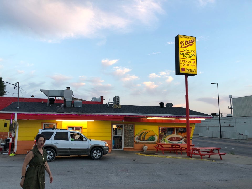 D'Leon's Taco Rico 824 S 27th St, Lincoln