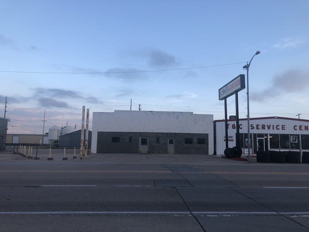 Town & Country Service Center 410 W 1st St, Ogallala
