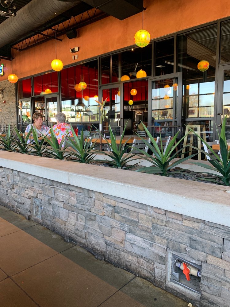 Roja Mexican Grill 17010 Wright Plaza, Omaha
