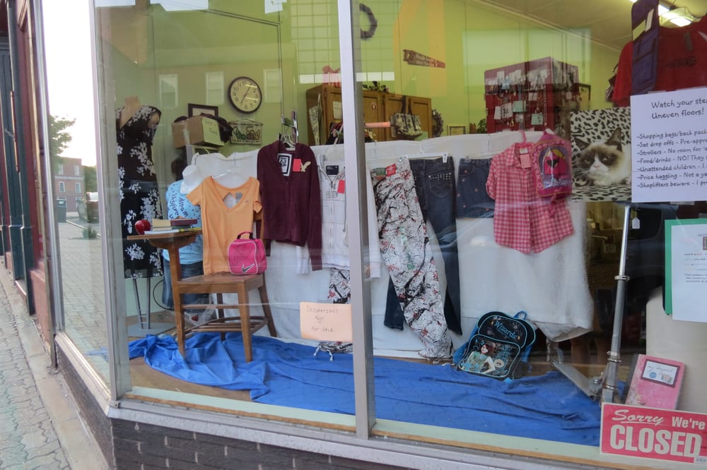 Kit 'N Kaboodle Thrift 16 Tremont St, Claremont