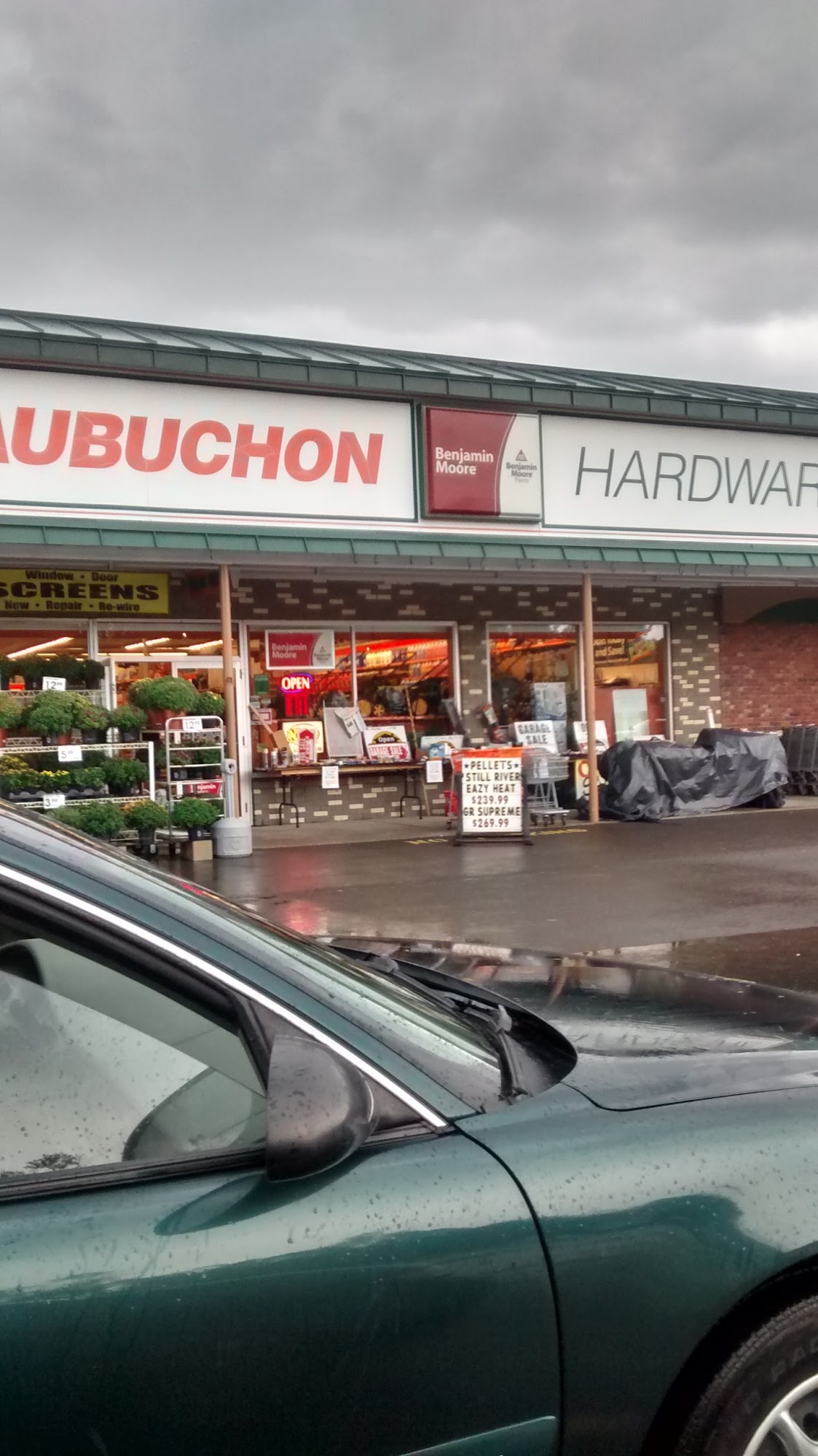 Aubuchon Hardware