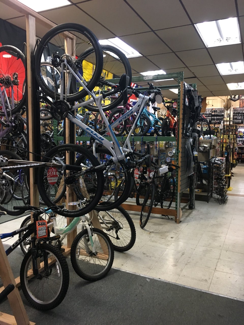 Auto Parts of Woodbridge 652 Roosevelt Ave #1, Carteret