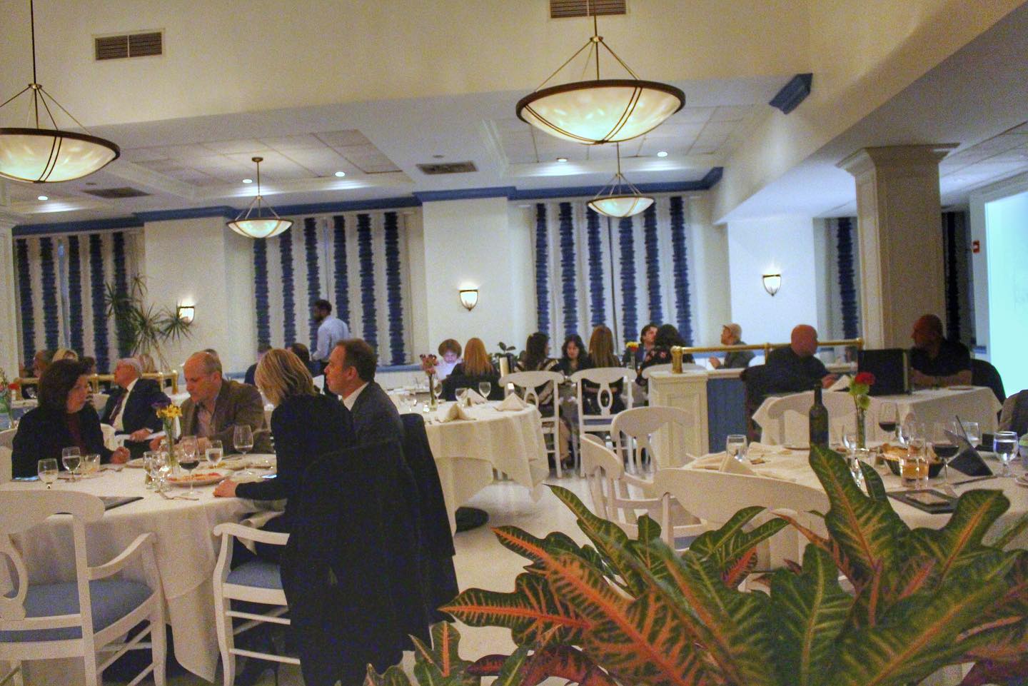 Edgewater, NJ Restaurants Open for Takeout, Curbside Service and/or