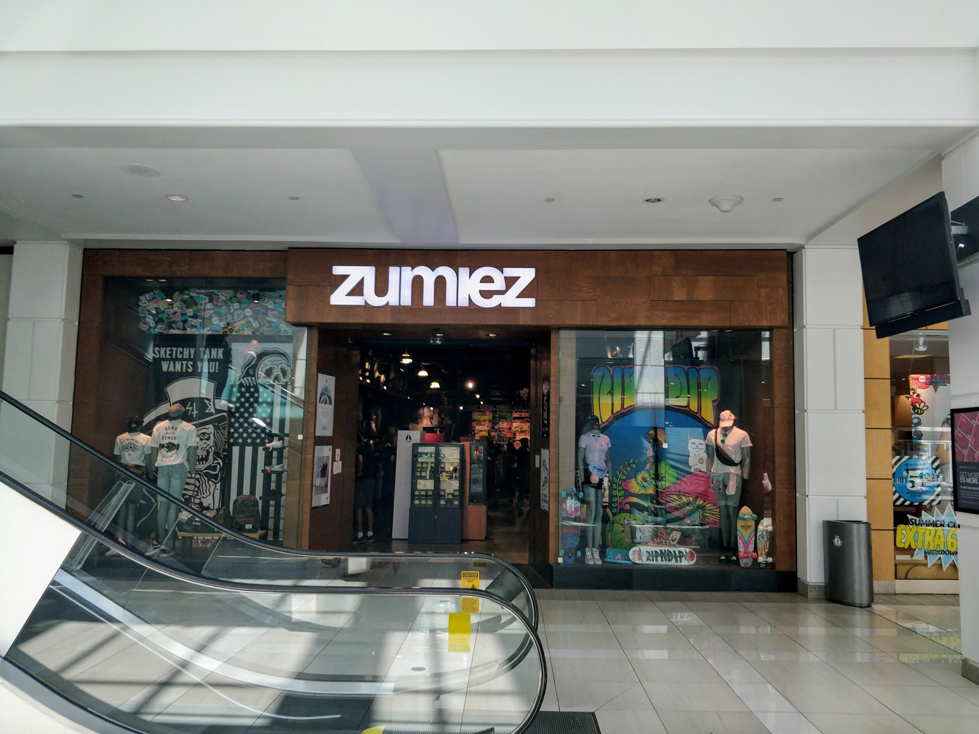 Zumiez