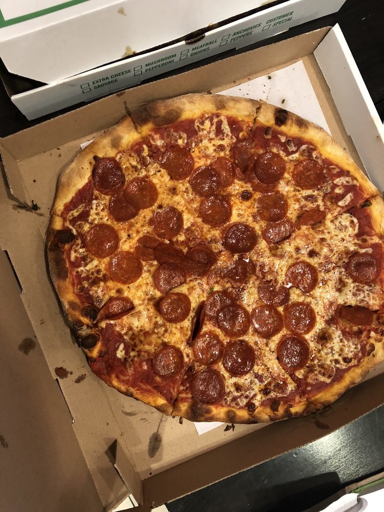 Fratelli's Pizza 999 Amboy Ave, Edison