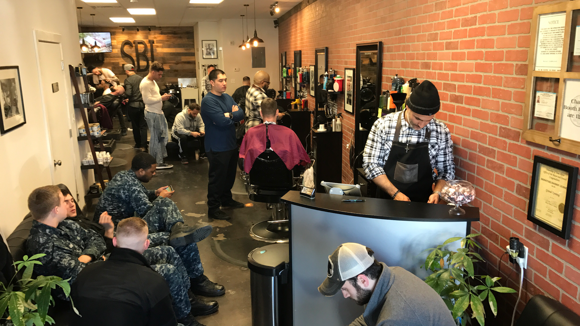 Signature Barber Lounge-Lacey