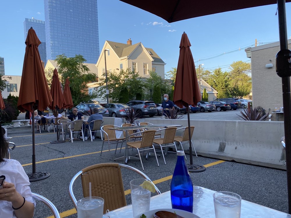 Fort Lee, NJ Restaurants Open for Takeout, Curbside Service and/or