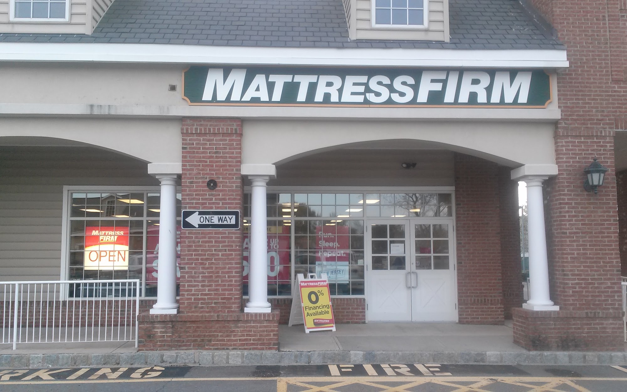 Mattress Firm Mounts Corner