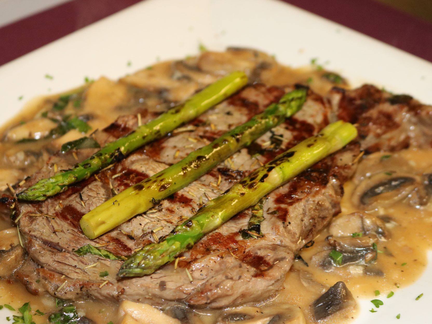 Padrino's Bistro, Italian Steakhouse & Pizzeria 2452 Kuser Rd, Hamilton