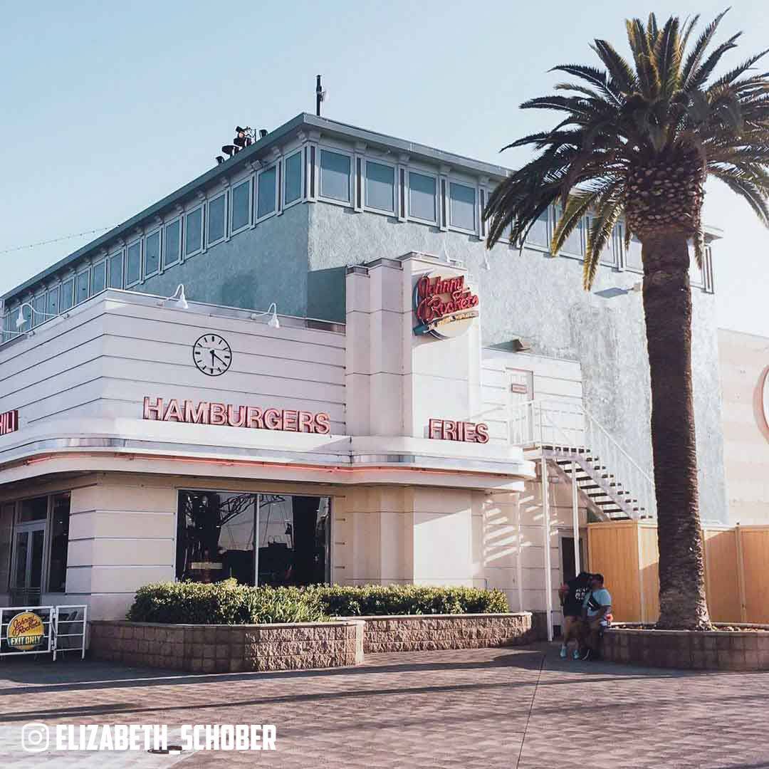 Johnny Rockets NEWPORT CENTRE MALL, 30 Mall Dr W, Jersey City