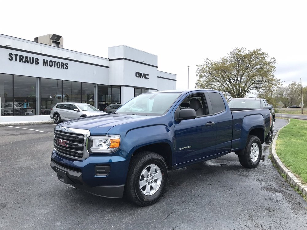 Straub Motors-Used Cars 400 NJ-35, Keyport