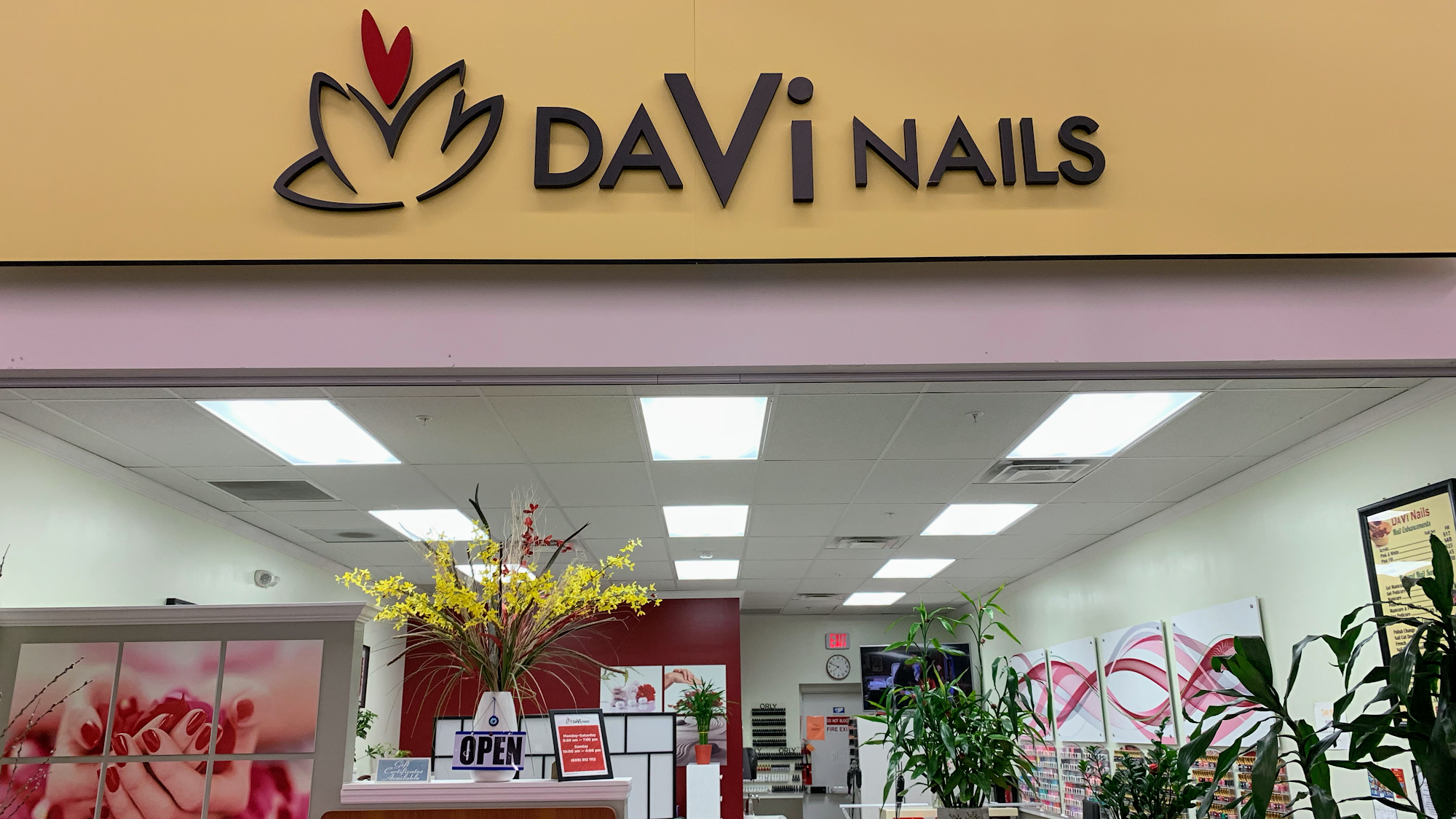 Da-Vi Nails