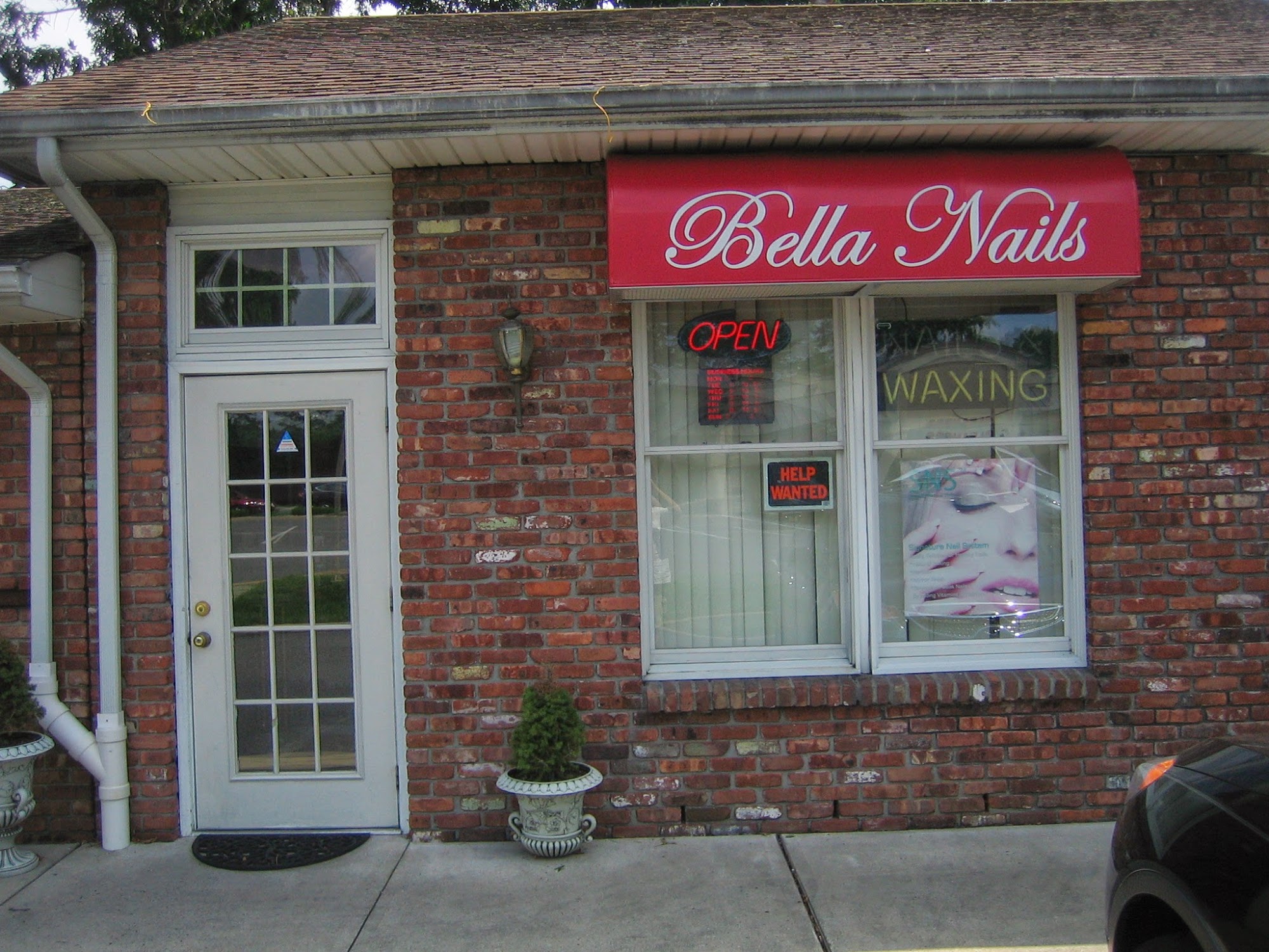 Bella Nails