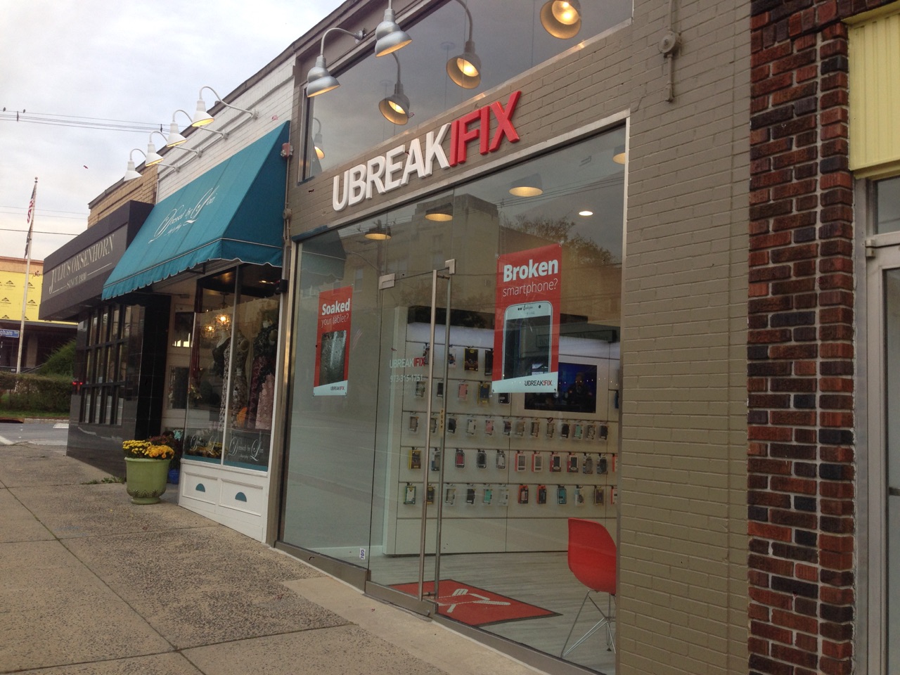 uBreakiFix 304 Millburn Ave, Millburn
