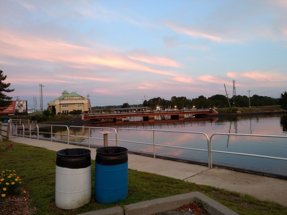 East Coast Diving Center Inc 275 Spring Valley Rd, Morganville