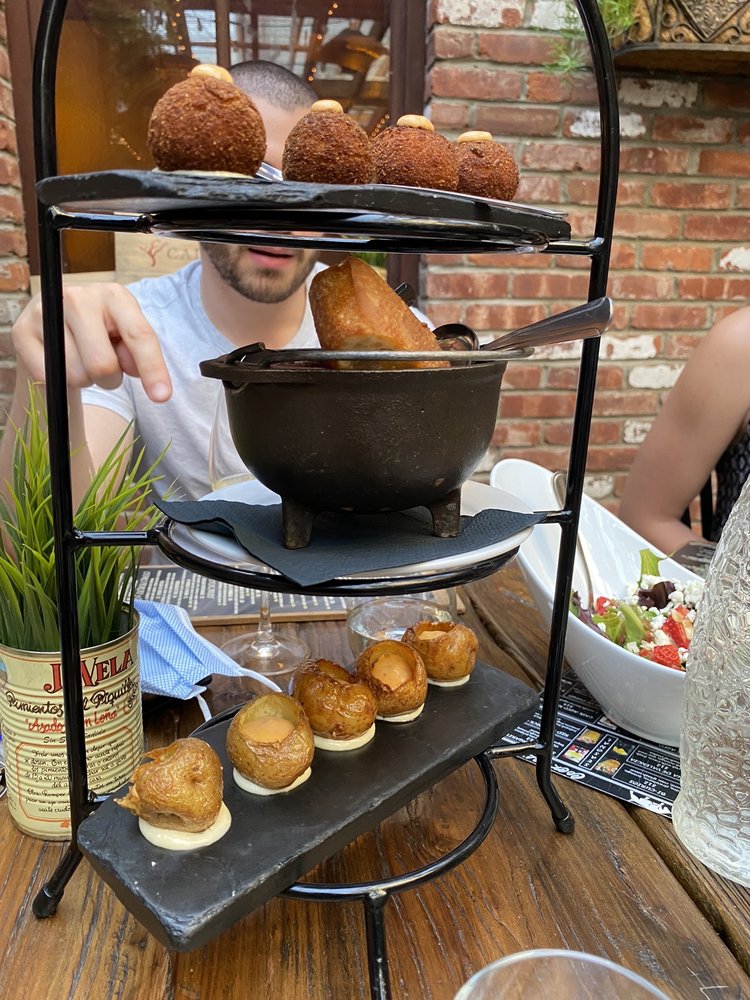 Mompou Tapas Bar & Restaurant 77 Ferry St, Newark