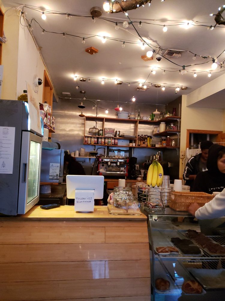 Intrinsic Café 5 Sussex Ave, Newark
