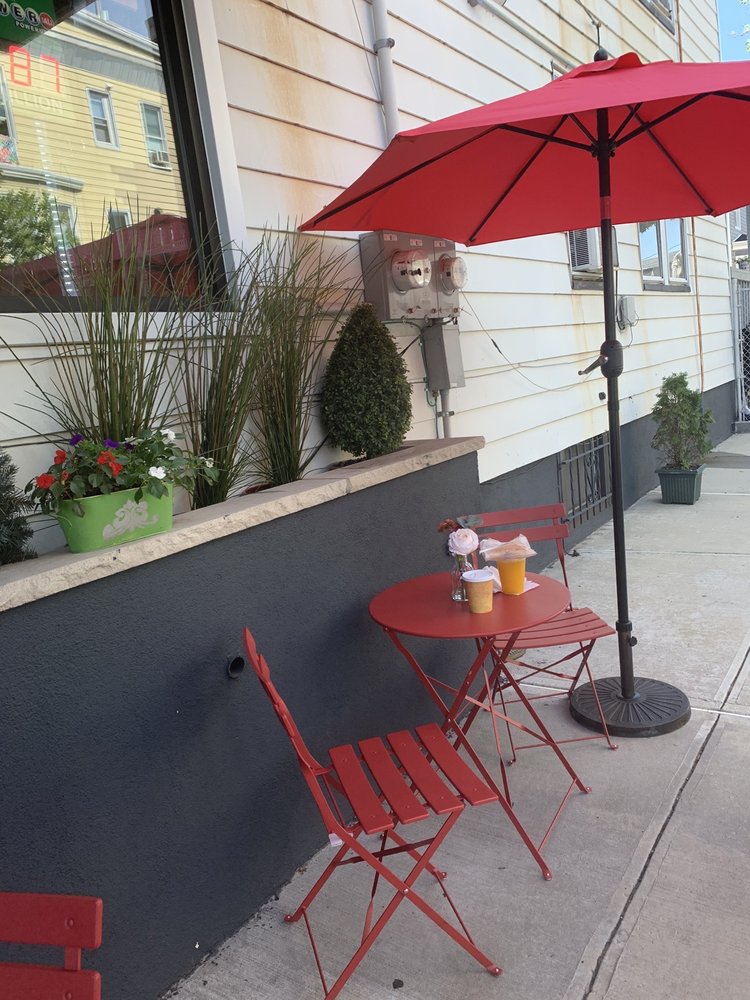 Vida's Café 637 Ferry St, Newark