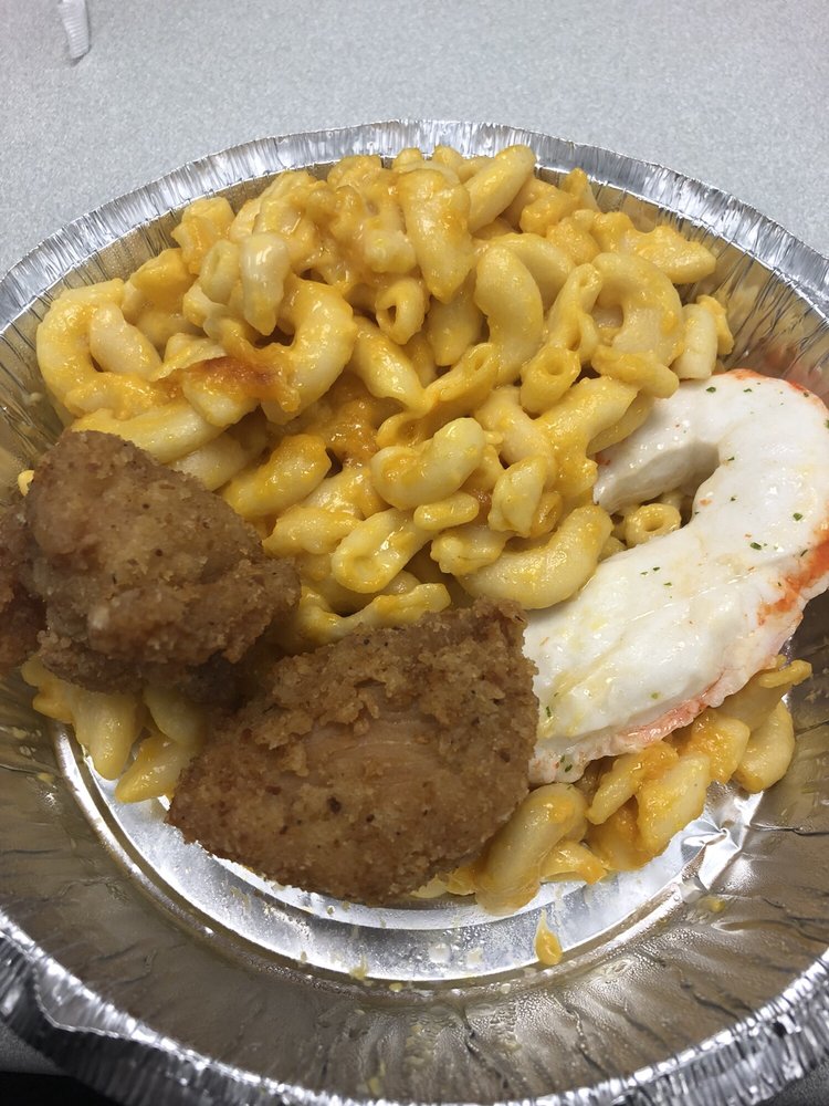 Pages Restaurant On the Mall 150 Halsey St, Newark
