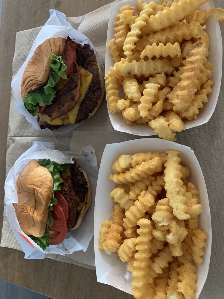 Shake Shack 479 NJ-17 South, Paramus