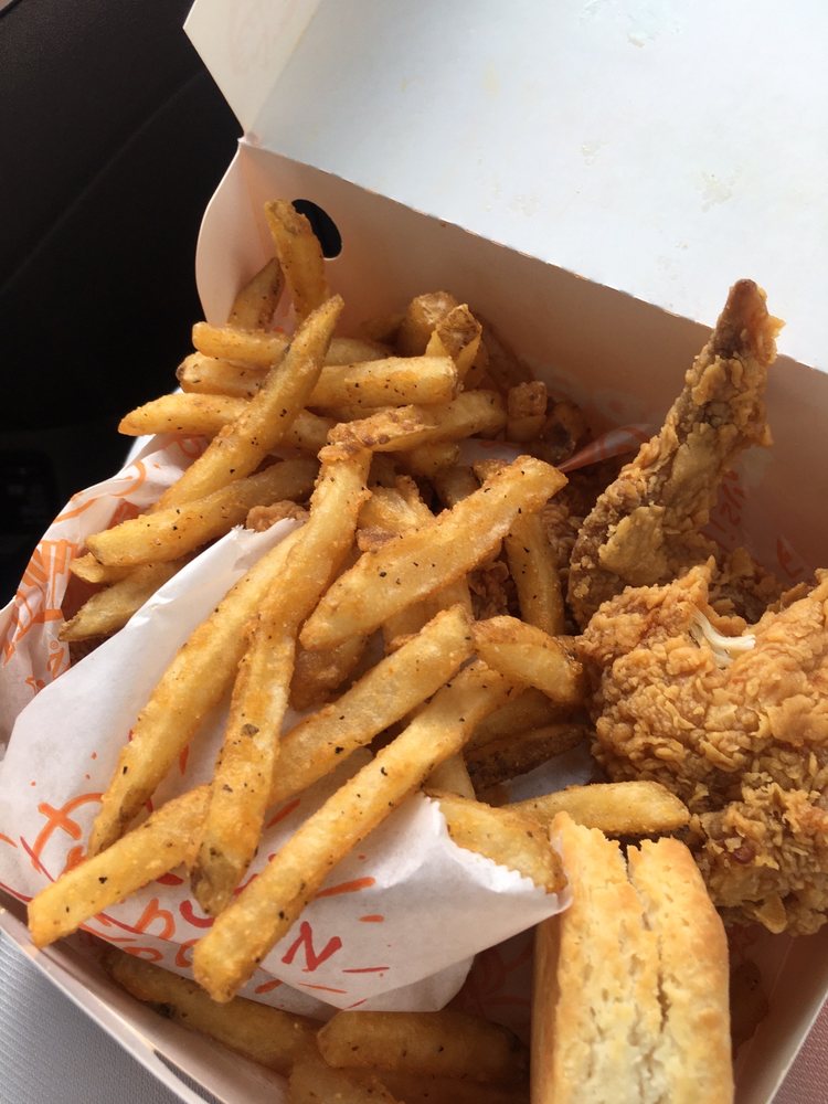 Popeyes Louisiana Kitchen 786 N, NJ-17, Paramus