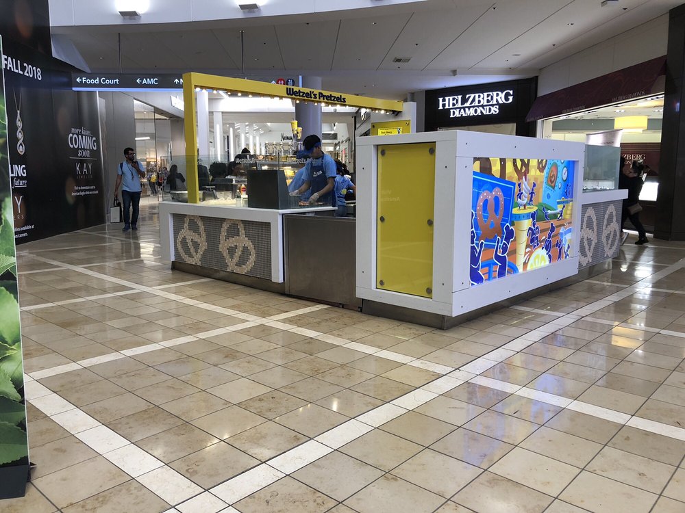 Wetzel's Pretzels 1 Garden State Plaza Blvd #T-1, Paramus