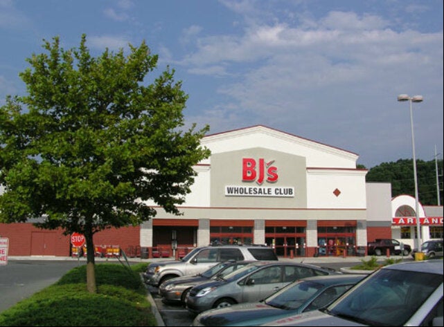 BJ's Wholesale Club 30 NJ-17, Paramus