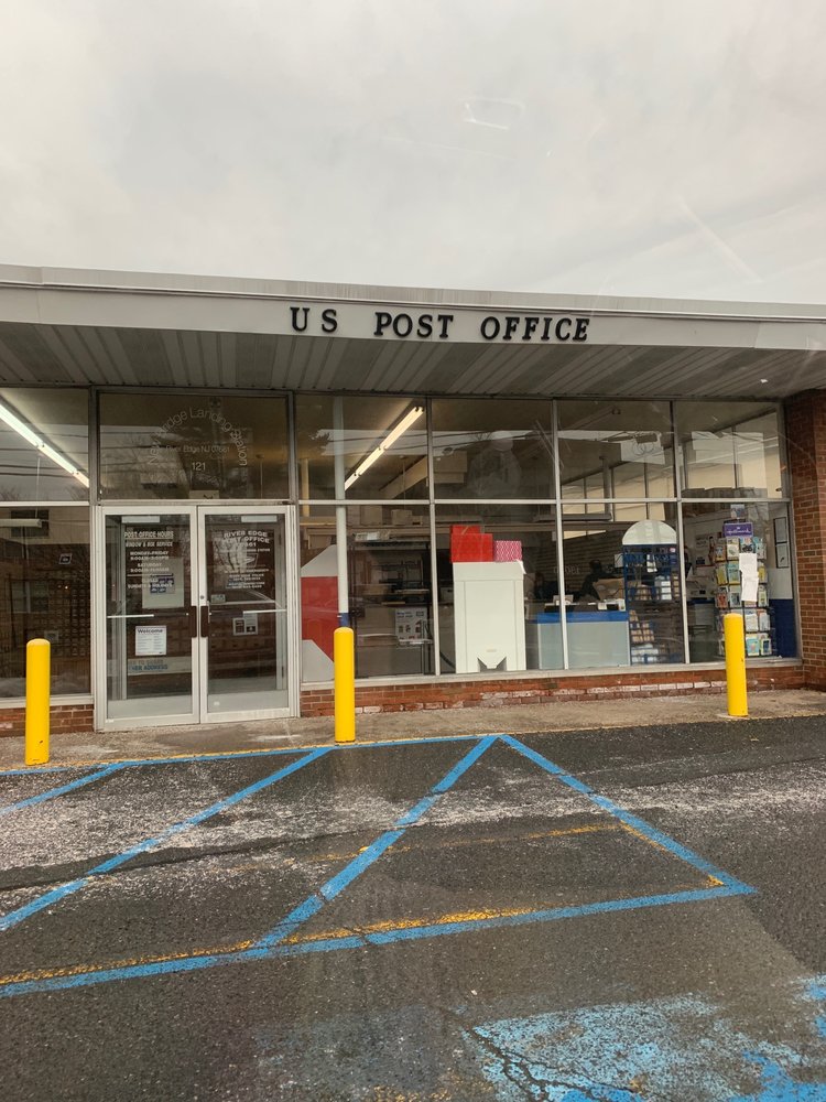 United States Postal Service 121 Kinderkamack Rd, River Edge