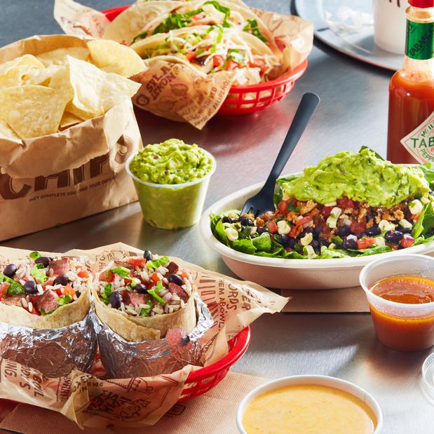 Chipotle Mexican Grill 9 Teterboro Landing Dr, Teterboro