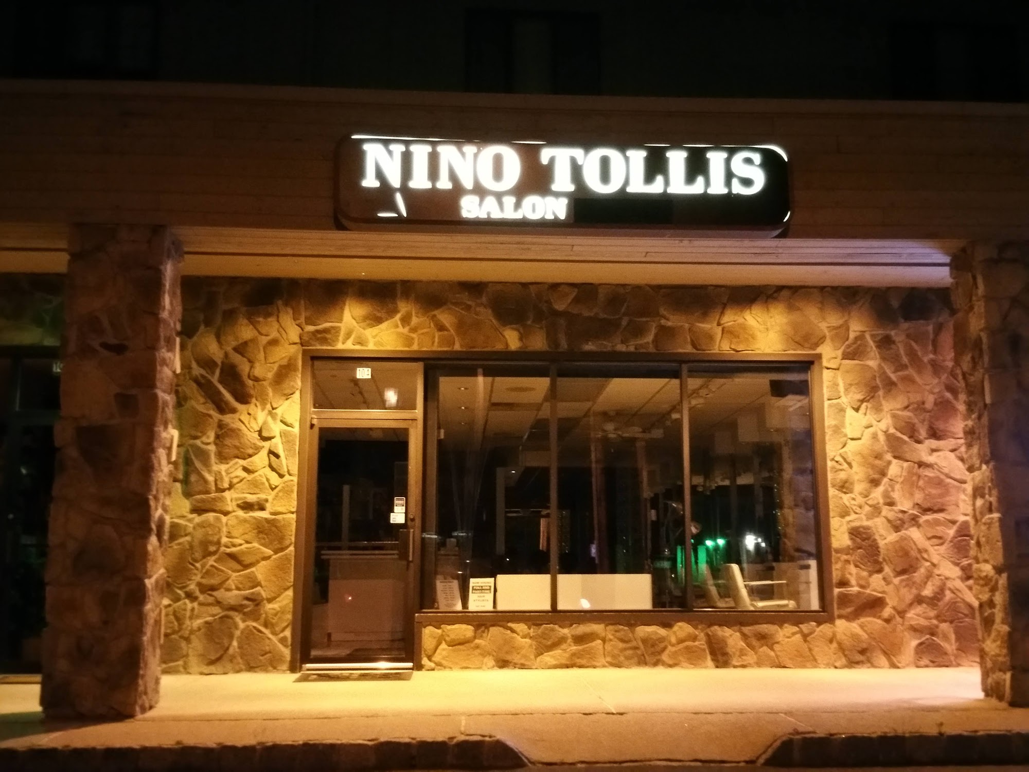 Nino Tollis Salon