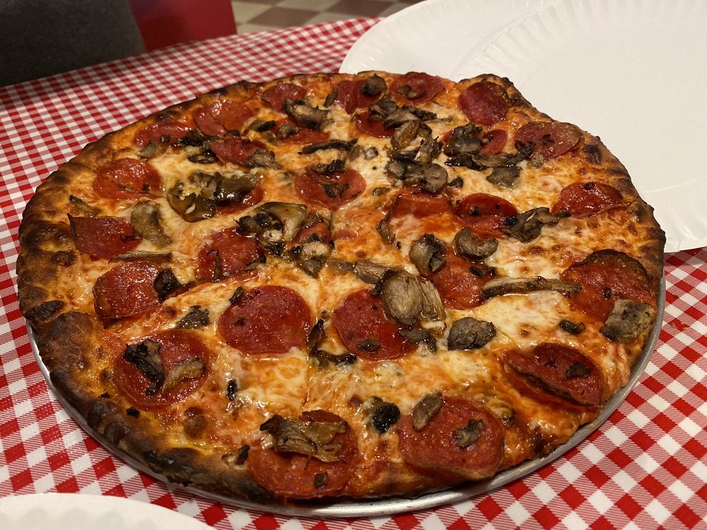 Giovanni's Pizzeria 921 San Pedro Dr SE, Albuquerque